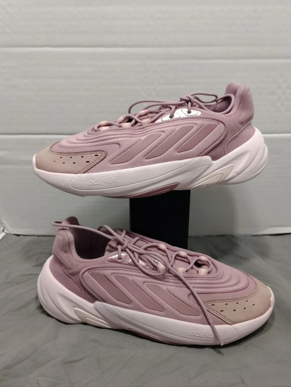 Adidas Ozelia Magic Mauve , Women # 9 US